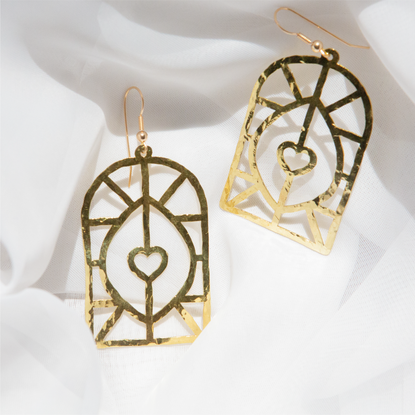 Vulva arch gold earrings - Shop Saint Manifest